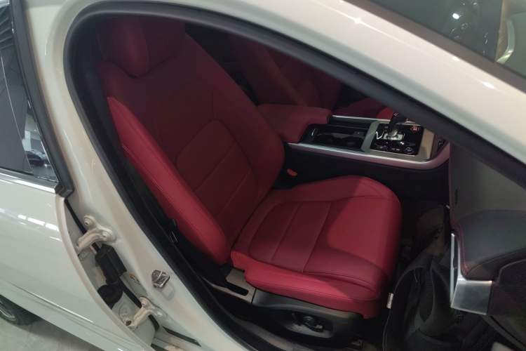 Used Jaguar XEL 2024 2.0T 250 PS R-DYNAMIC S Advanced Sport Edition Right Front Seat