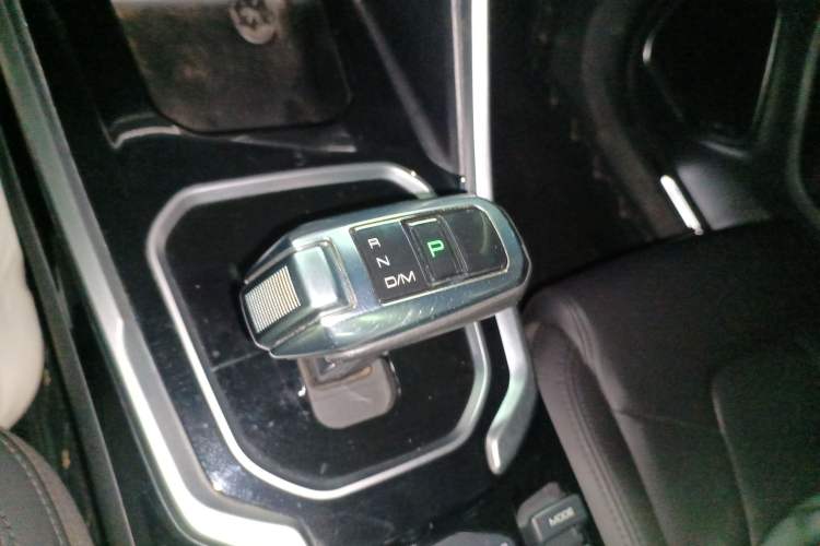 Used Haval H6 2017 Red Label 2.0T Automatic Two-Wheel Drive ZhiShang Model