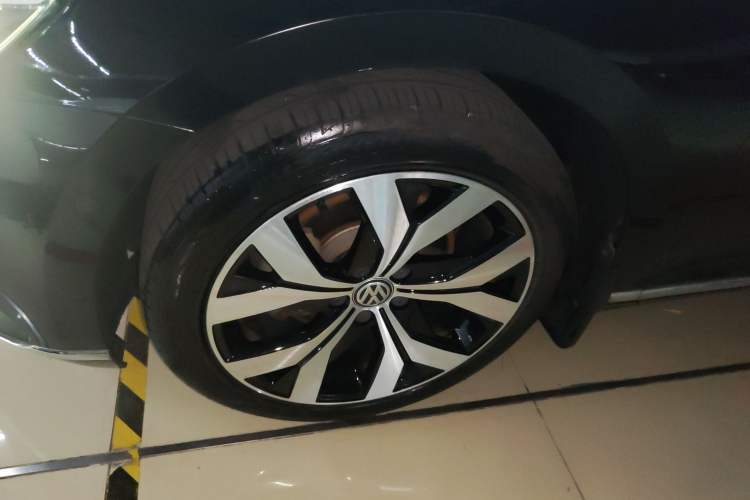 Used Volkswagen Magotan 2018 330TSI DSG Luxury Model Exterior 4