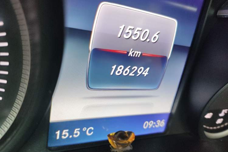 Used Mercedes-Benz GLC 2019 GLC 300 L 4MATIC Dynamic Model Odometer Close Up