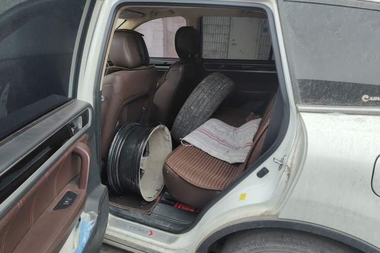 Used Yema T70 2016 Upgraded Model 1.5T Manual Luxury Version Left Rear Seat