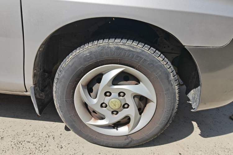 Used JAC Refine 2015 2.0L Shuttle Gasoline Long-Wheelbase Comfort Version HFC4GA3-3D