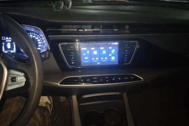 Used CHANGAN OSHAN X7 2020 1.5T Manual Luxury Version Audio And AC Panel