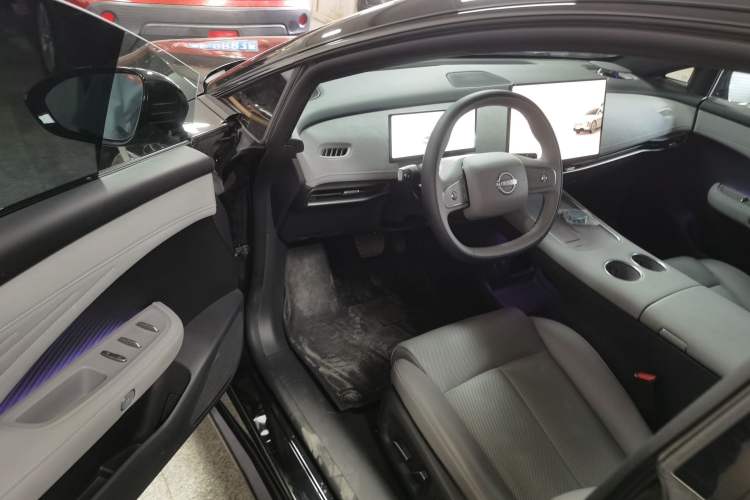 Used Nissan N7 2025 510 Pro Driver Seat