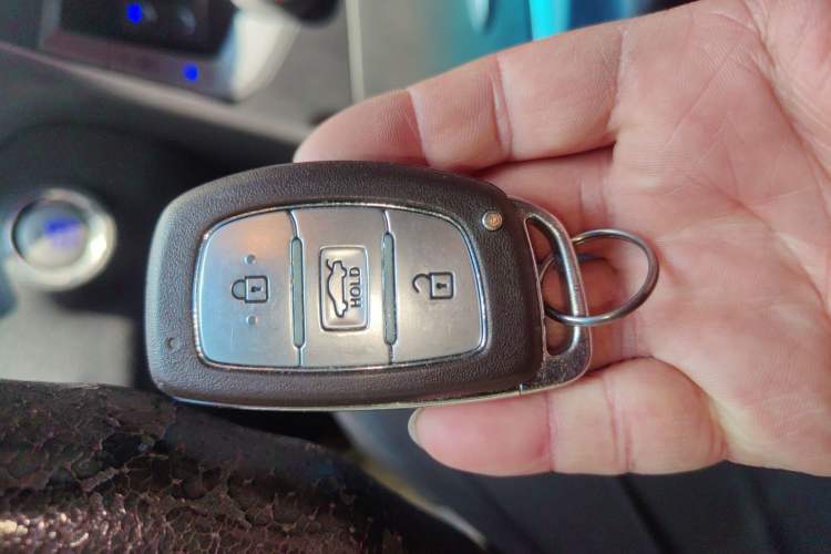 Used Hyundai Elantra (5th Generation / Langdong) 2015 1.6L Manual Leading Model
