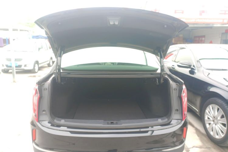 Used Hongqi E-QM5 2021 Online Booking Charging Basic Edition 5 Seats Trunk