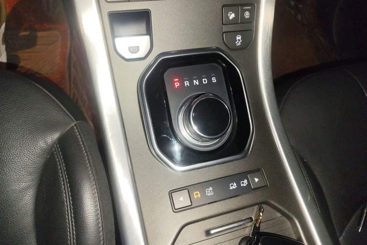 Used Land Rover Range Evoque 2018 240 PS SE Smart Brilliance Edition
