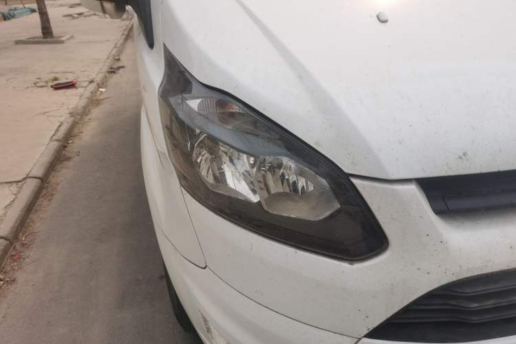 Used Ford Transit 2019 2.0T Diesel Commercial & Travel Short Wheelbase Low-Roof 9-Seater China VI