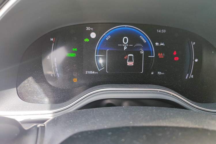 Used Toyota Avalon 2024 Dual-Motor 2.0L Premium Edition Odometer Close Up