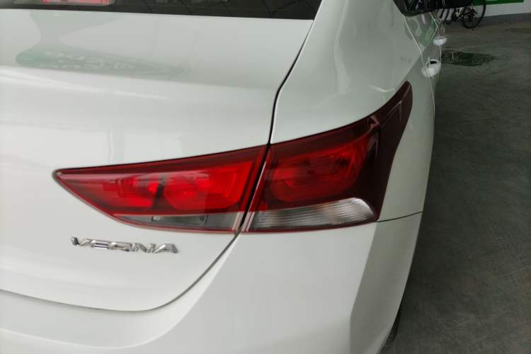 Used Hyundai Verna (new generation) 2016 1.4L Manual Cool Edition GLS Right Rear Taillight