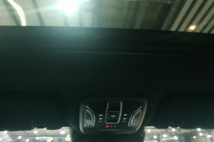 Used GAC Trumpchi GS8 2024 Linghang Series 2.0 TGDI Four-Wheel Drive Luxury Smart Connectivity Version Headliner