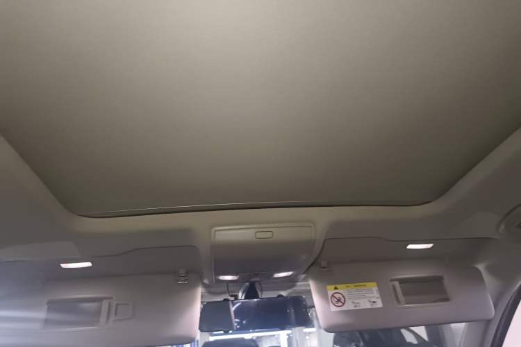 Used Volkswagen Tiguan L 2021 330TSI Automatic Two-Wheel Drive R-Line Enhanced Edition
