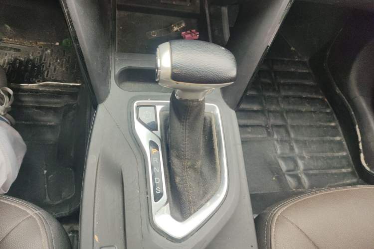 Used GAC Trumpchi GS4 2015 200T G-DCT Luxury Edition Gear Lever