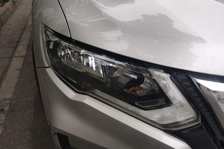 Used Nissan X-Trail 2017 2.0L CVT Comfort Edition 2WD Right Front Headlight