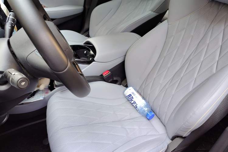 Used BYD Seal 2022 550 km Standard Range Rear-Wheel Drive Elite Version Left Front Seat