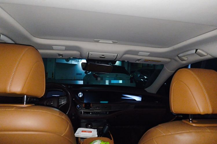 Used Lexus LS 2018 500h Excellence Edition China VI standard Headliner