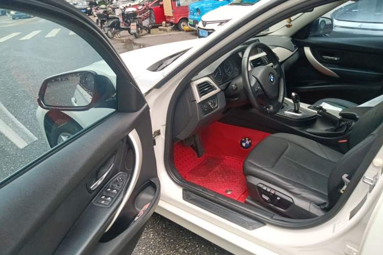 Used BMW 3 Series 2013 316i Active Edition Driver Seat