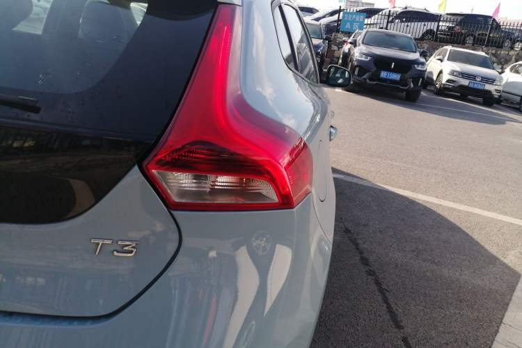 Used Volvo V40 2017 T3 Zhiyi Edition