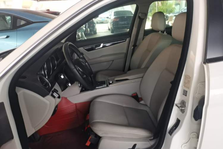 Used Mercedes-Benz C-Class 2013 C 180 Classic Grand Edition
