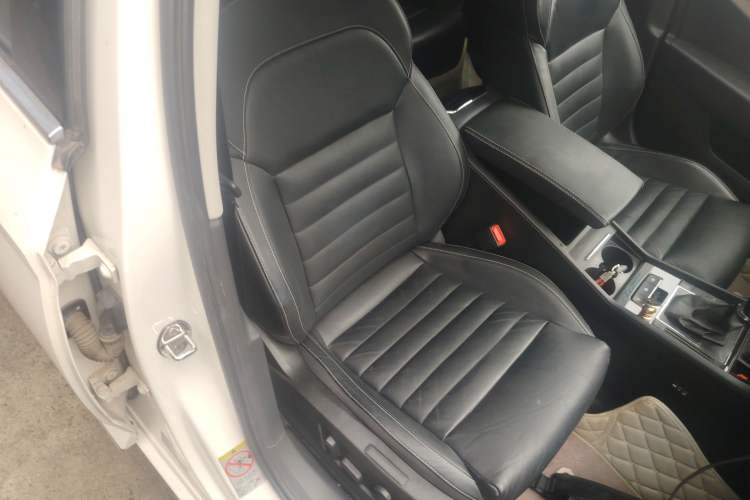 Used Skoda Superb 2016 TSI330 DSG Smart Drive Edition Right Front Seat