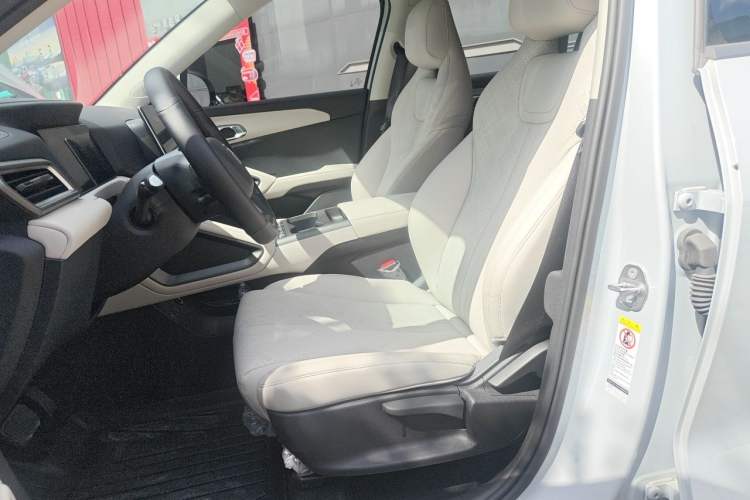Used BYD Yuan UP 2025 Model 301KM Leading Version