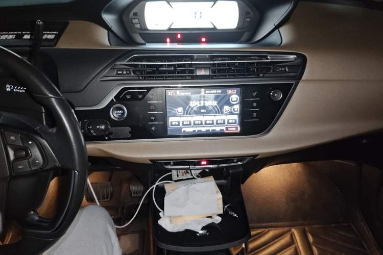 Used Citroen C4 Picasso 2015 Grand 1.6T Luxury 7-Seater
