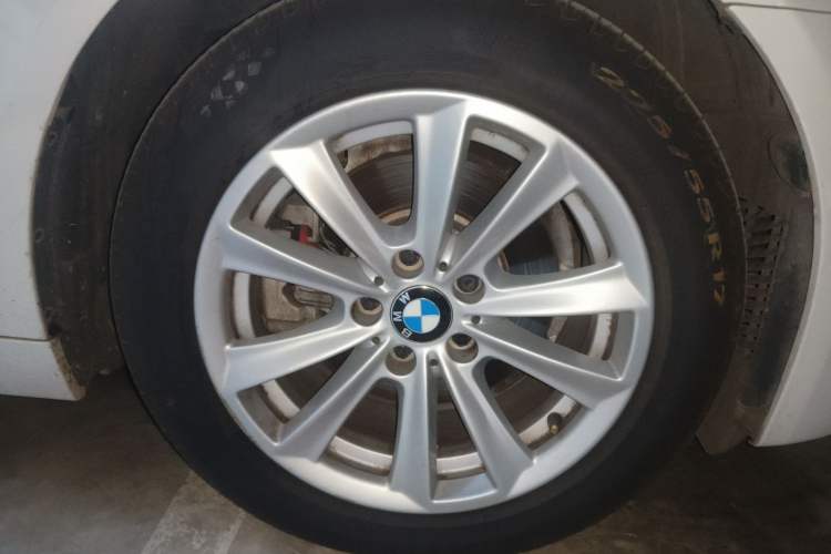 Used BMW 5 Series 2013 525Li Luxury Model