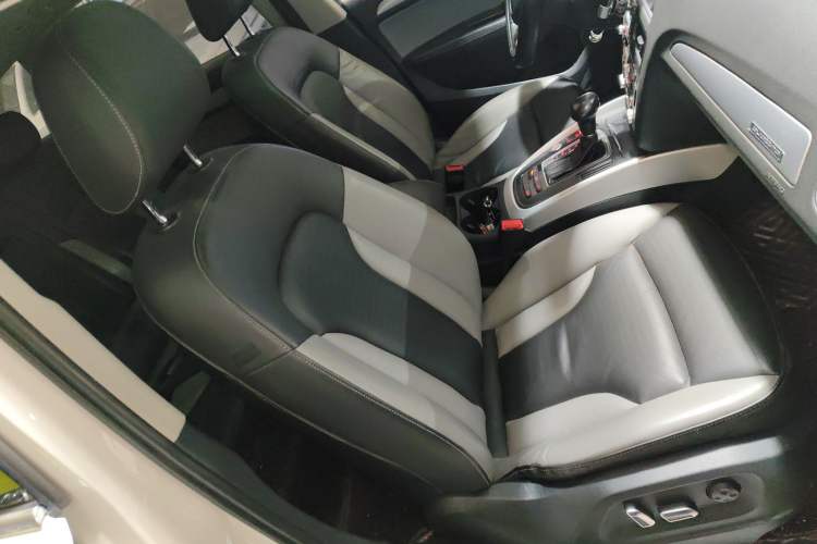 Used Audi Q5 2017 Plus 40 TFSI Technology Model Right Front Seat