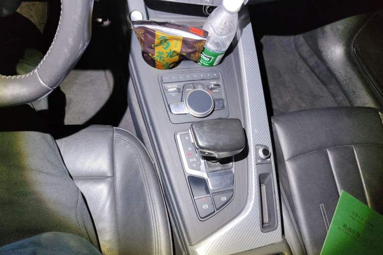 Used Audi A4L 2017 40 TFSI Fashion Model Gear Lever