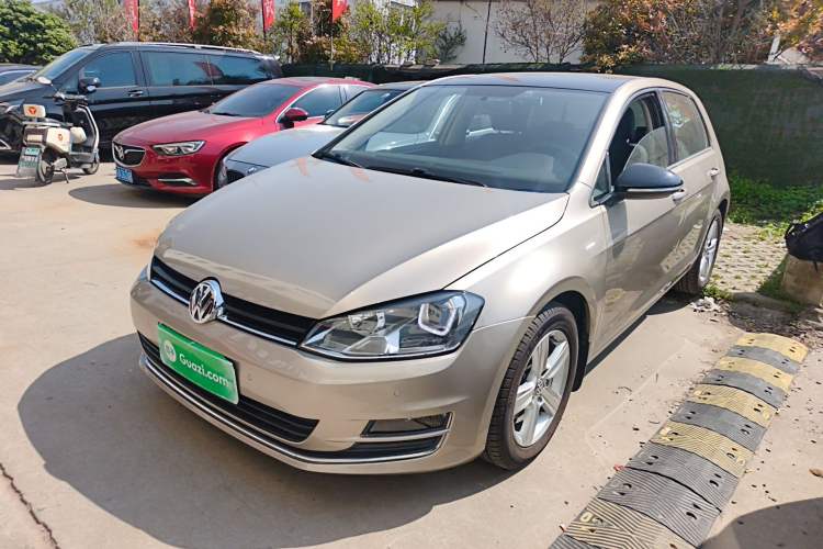 Used Volkswagen Golf 2017 1.6L Automatic Comfort Million-Vehicle Anniversary Edition