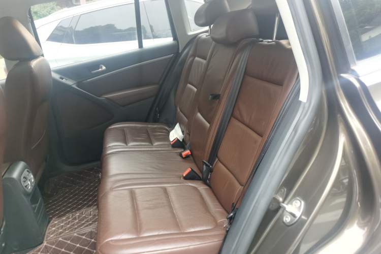 Used Volkswagen Tiguan 2013 1.8 TSI Automatic All-Wheel Drive Luxury Model Left Rear Seat