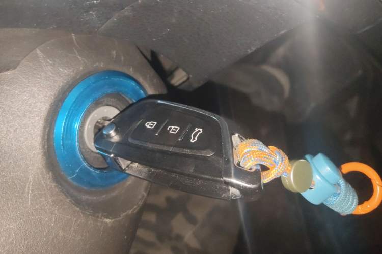 Used Toyota YARiS L Zhi Xuan 2015 1.5E Automatic Charm Edition Vehicle Key