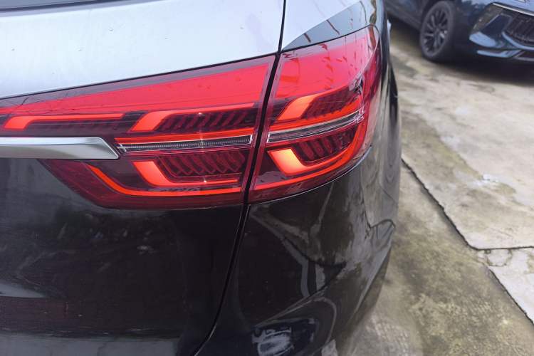 Used Hongqi HS5 2019 2.0T Smart Connect Flagship Edition Right Rear Taillight