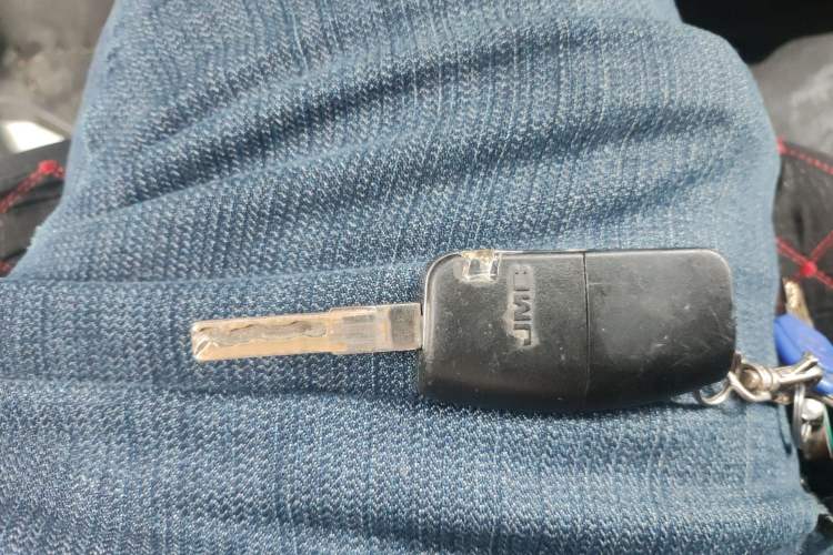 Used JMC Transit 2019 2.8T Commercial Version Long Wheelbase Mid-Roof 6-Seater Rear Single Tire China VI Emission Standard – JX493