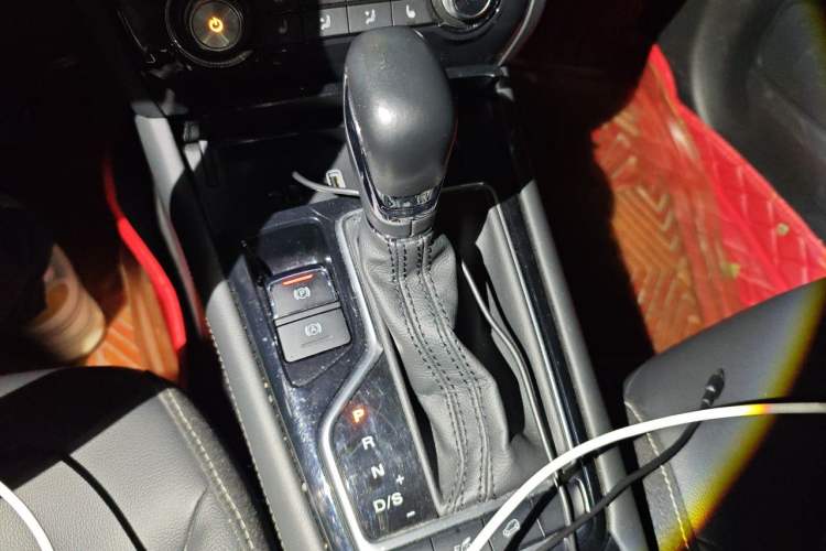 Used Roewe RX3 2020 1.6L CVT 4G Connected Ultra-Cool Flagship Edition