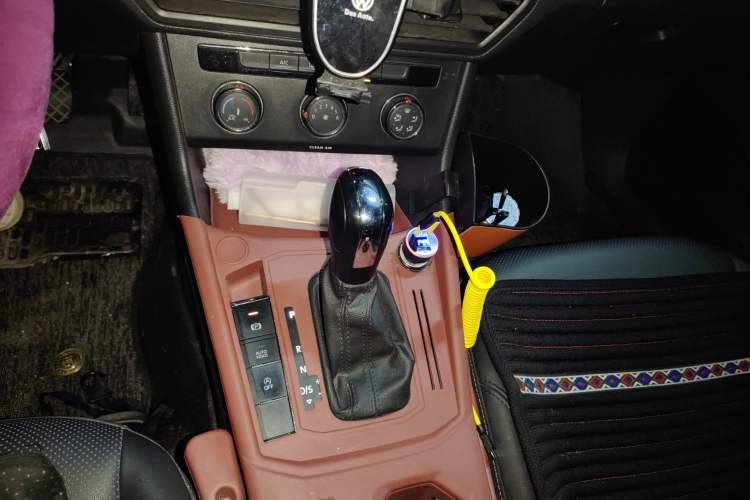 Used Volkswagen Lavida 2022 1.5L Automatic Comfort Edition Gear Lever