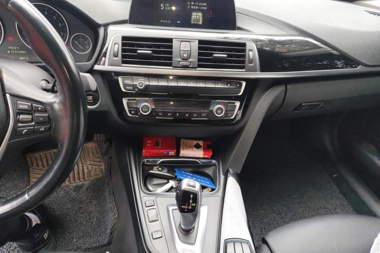 Used BMW 3 Series 2018 320Li Fashion Model
