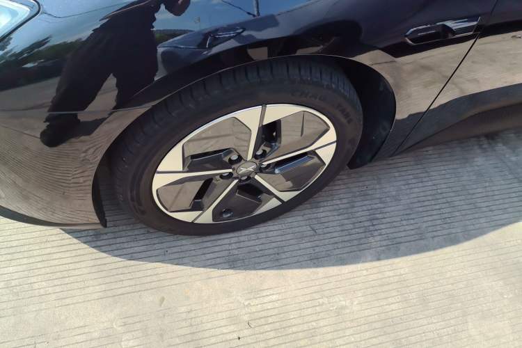 Used XPeng MONA M03 2024 620 with Ultra-Long Range Left Front Wheel Hub