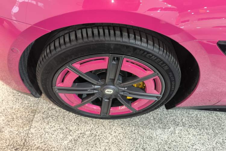 Used Xiaomi Auto SU7 2024 Rear-Drive Ultra-Long Range Advanced Pro-Level Intelligent Driving Version Left Front Wheel Hub