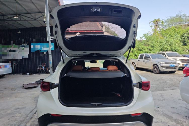 Used Infiniti QX30 2017 1.6T Two-Wheel Drive Fashion Edition Trunk