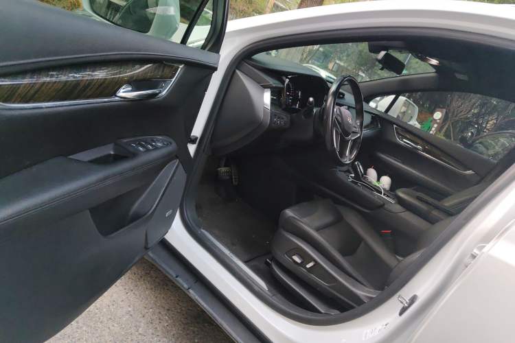 Used Cadillac XT5 2018 25T Tech Model