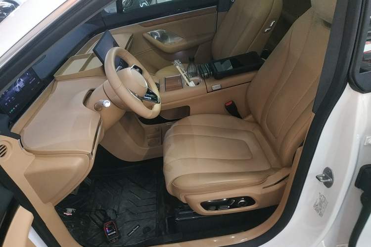 Used Hima Luxeed R7 2024 Pure Electric 667km Pro Left Front Seat