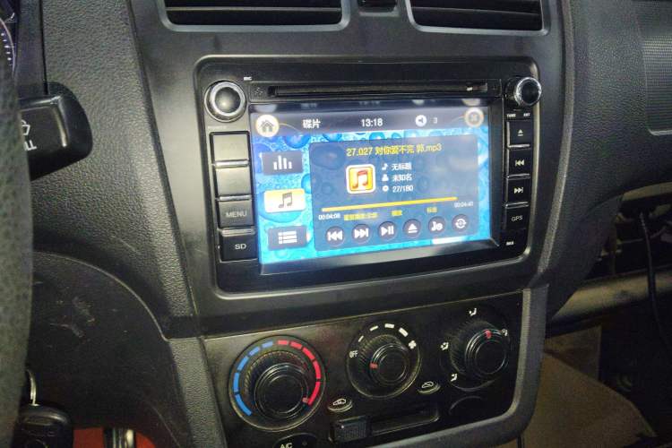 Used Dongfeng Fengon 330 2014 1.5L Manual Utility Version DK15 Audio And AC Panel