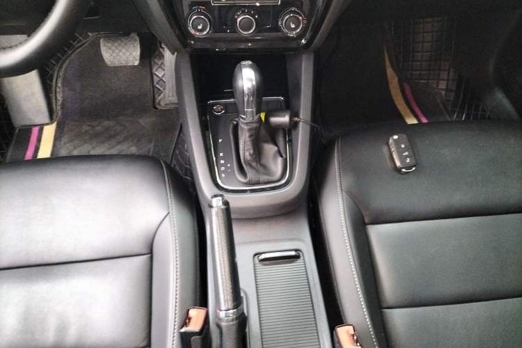 Used Volkswagen Sagitar 2017 180TSI Automatic Luxury Edition
