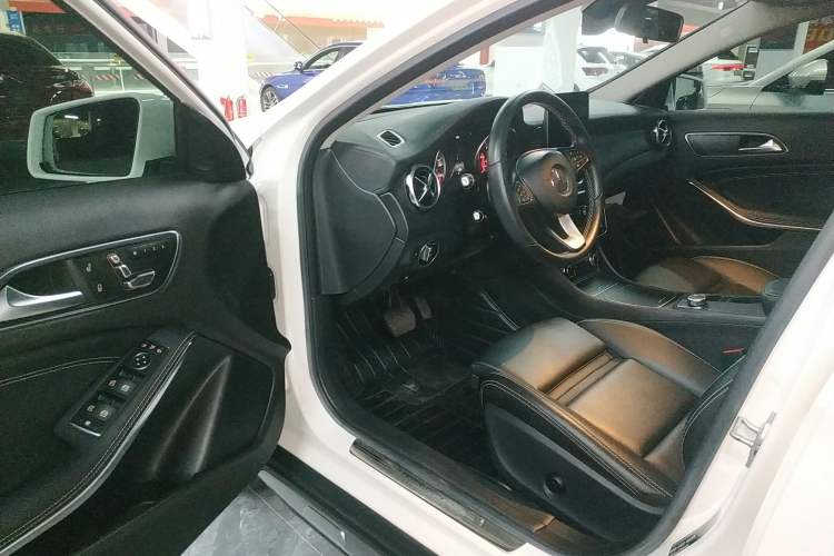 Used Mercedes-Benz GLA 2017 GLA 200 Fashion Model