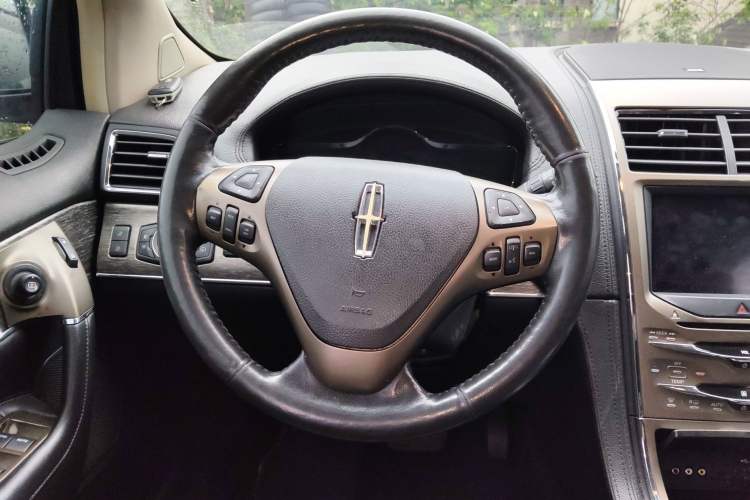 Used Lincoln MKX 2011 3.7L Automatic Gasoline 5-Seater U.S. Specification