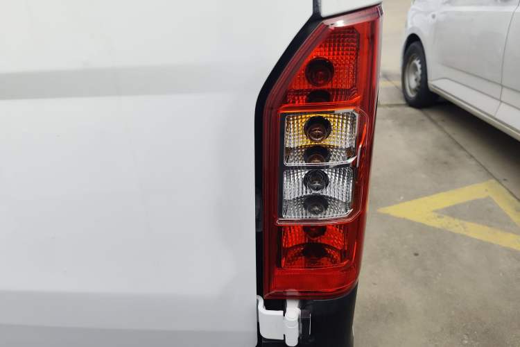 Used Karry Jiangtun E5 2024 268 km Range Open-Window 6-Seater Version
