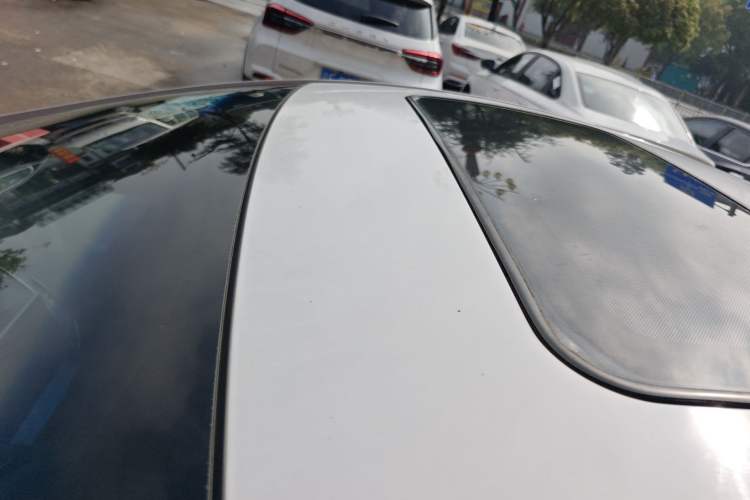 Used Hyundai Elantra (5th Generation / Langdong) 2016 1.6L Automatic Smart Version Roof