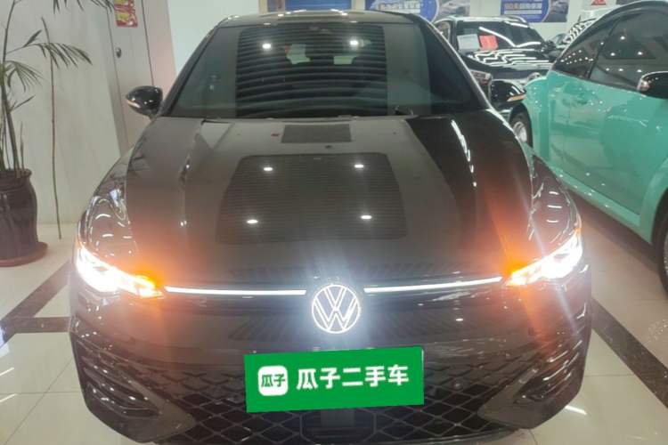 Used Volkswagen Golf 2025 Facelifted II 300TSI R-Line Front