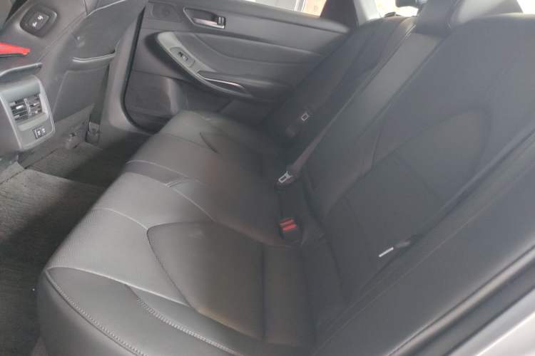 Used Toyota Avalon 2019 2.0L Luxury Edition China VI Standard
